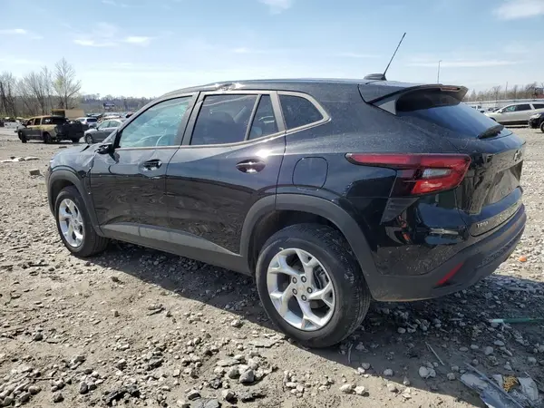KL77LFE29RC228963 2024 CHEVROLET TRAX - Image 2
