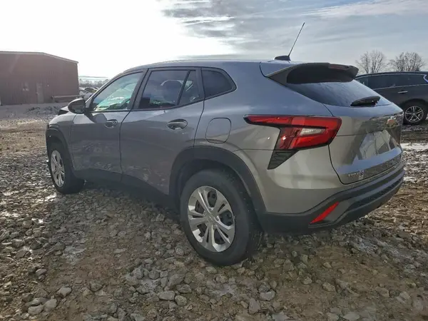 KL77LFE29RC231071 2024 CHEVROLET TRAX - Image 2