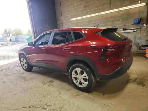 KL77LFE2XRC077096 2024 CHEVROLET TRAX - Image 2