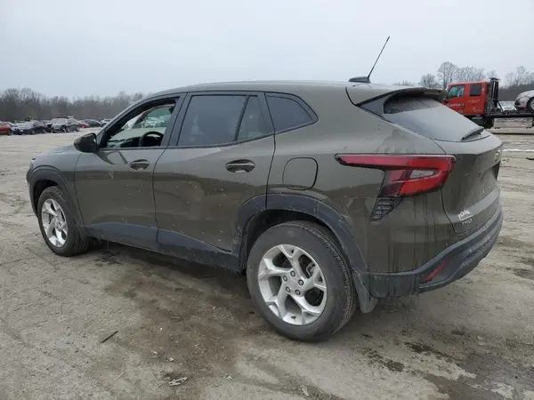 KL77LFE2XRC078345 2024 CHEVROLET TRAX - Image 2