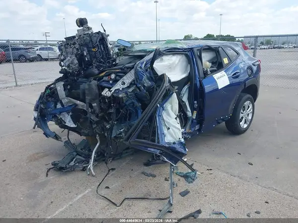 KL77LFE2XRC084100 2024 CHEVROLET TRAX - Image 2