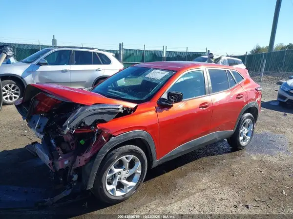KL77LFE2XRC085831 2024 CHEVROLET TRAX - Image 2