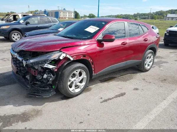 KL77LFE2XRC101008 2024 CHEVROLET TRAX - Image 2