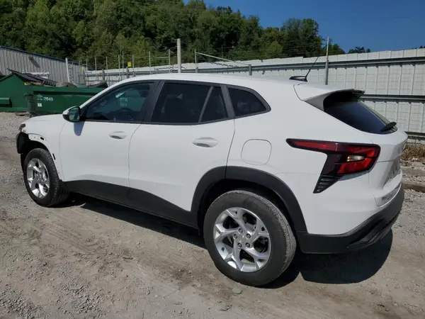 KL77LFE2XRC125681 2024 CHEVROLET TRAX - Image 2