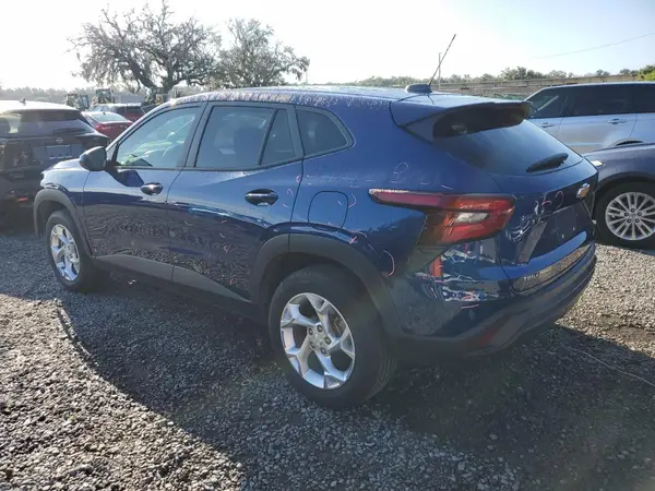 KL77LFE2XRC139435 2024 CHEVROLET TRAX - Image 2
