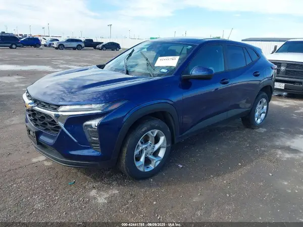 KL77LFE2XRC165758 2024 CHEVROLET TRAX - Image 2