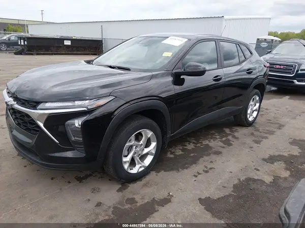 KL77LFE2XRC205711 2024 CHEVROLET TRAX - Image 2