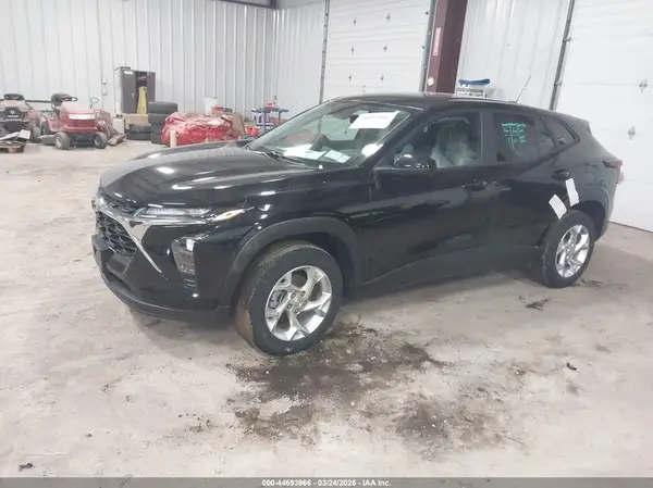 KL77LFE2XRC207345 2024 CHEVROLET TRAX - Image 2