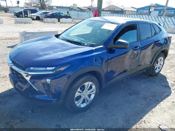 KL77LFE2XRC215655 2024 CHEVROLET TRAX - Image 2