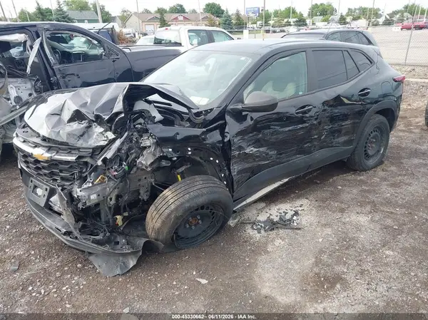 KL77LFE2XRC226932 2024 CHEVROLET TRAX - Image 2