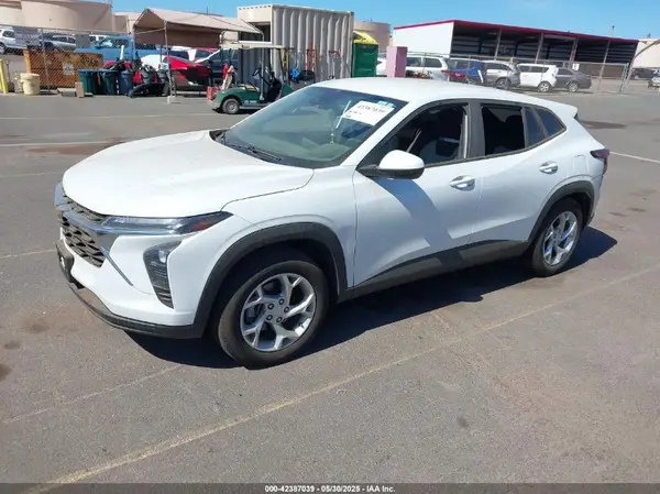 KL77LFE2XRC227112 2024 CHEVROLET TRAX - Image 2