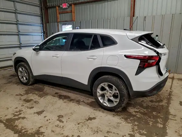 KL77LFE2XRC229362 2024 CHEVROLET TRAX - Image 2