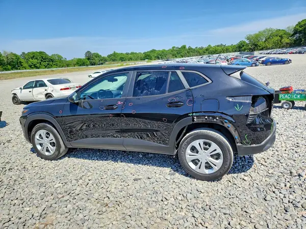 KL77LFE2XRC246744 2024 CHEVROLET TRAX - Image 2