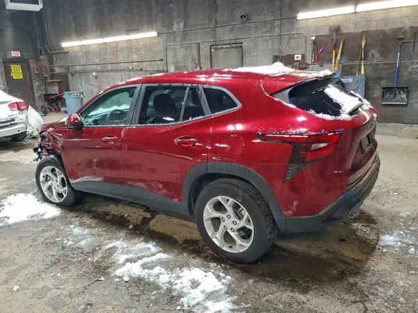 KL77LFEP0SC012579 2025 CHEVROLET TRAX - Image 2