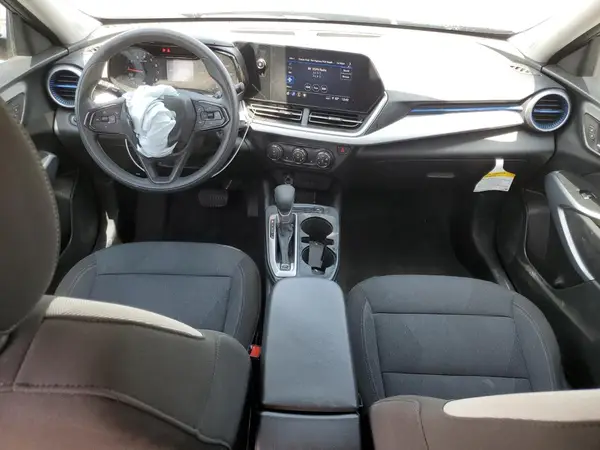 KL77LFEP0SC020228 2025 CHEVROLET TRAX - Image 8