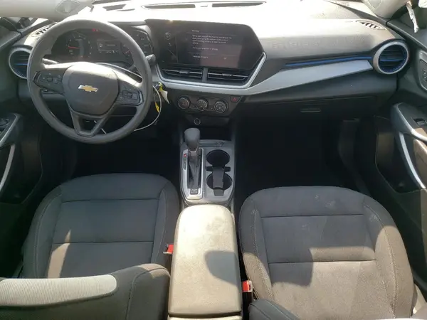 KL77LFEP0SC049471 2025 CHEVROLET TRAX - Image 8