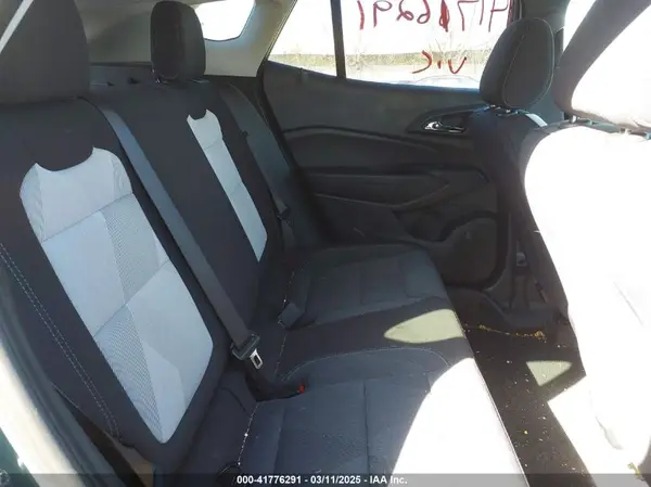 KL77LFEP0SC062964 2025 CHEVROLET TRAX - Image 8