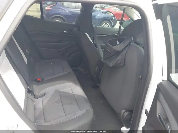 KL77LFEP0SC073401 2025 CHEVROLET TRAX - Image 8