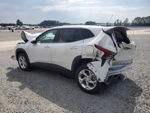 KL77LFEP0SC079568 2025 CHEVROLET TRAX - Image 2