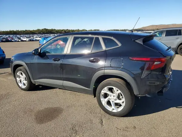 KL77LFEP0SC115386 2025 CHEVROLET TRAX - Image 2