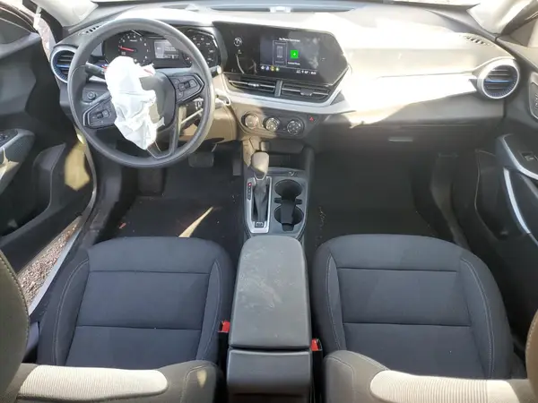 KL77LFEP0SC125755 2025 CHEVROLET TRAX - Image 8