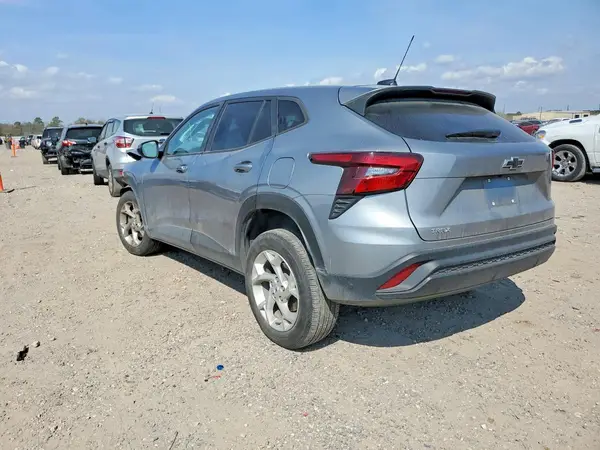 KL77LFEP0SC130034 2025 CHEVROLET TRAX - Image 2