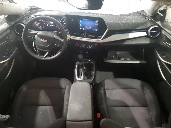 KL77LFEP0SC145942 2025 CHEVROLET TRAX - Image 8