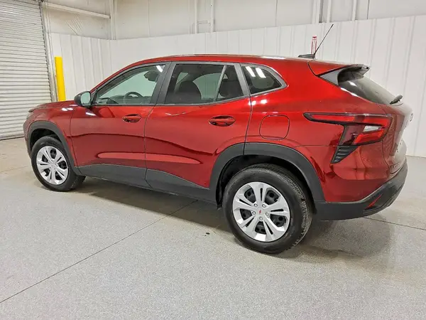 KL77LFEP0SC162921 2025 CHEVROLET TRAX - Image 2