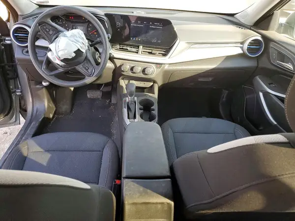 KL77LFEP0SC179637 2025 CHEVROLET TRAX - Image 8