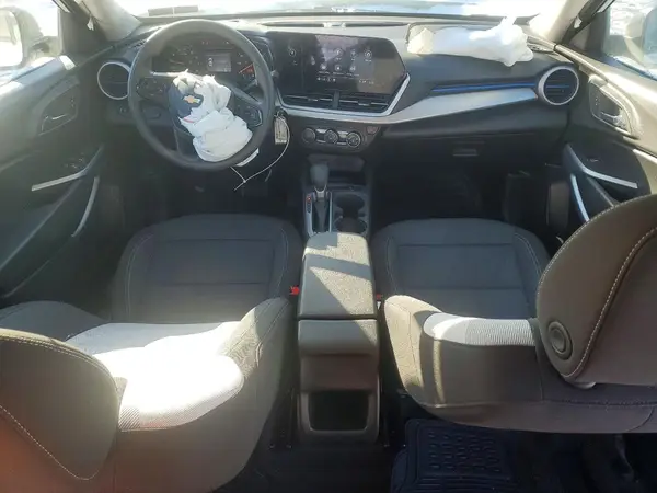 KL77LFEP0SC180660 2025 CHEVROLET TRAX - Image 8