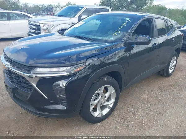 KL77LFEP0SC211342 2025 CHEVROLET TRAX - Image 2
