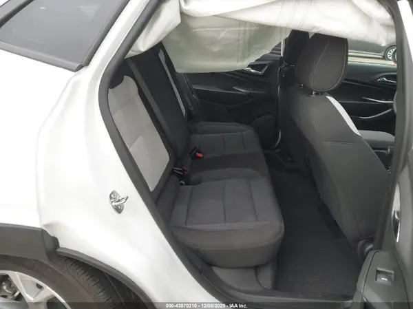 KL77LFEP0SC221465 2025 CHEVROLET TRAX - Image 8