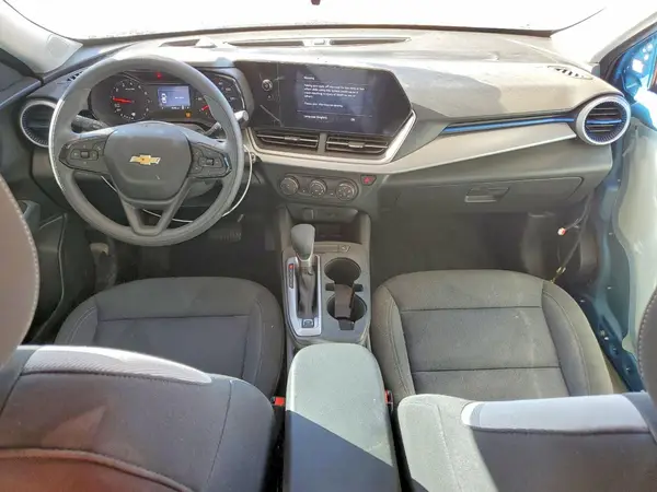 KL77LFEP0SC275963 2025 CHEVROLET TRAX - Image 8