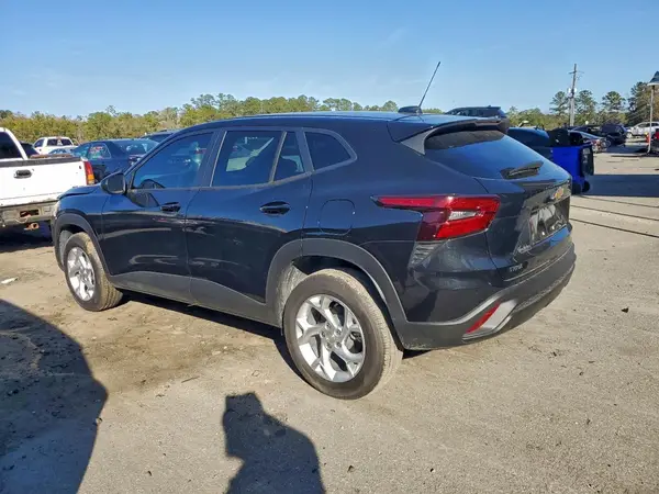 KL77LFEP0SC286347 2025 CHEVROLET TRAX - Image 2
