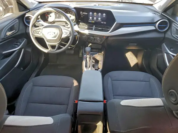 KL77LFEP0SC286347 2025 CHEVROLET TRAX - Image 8