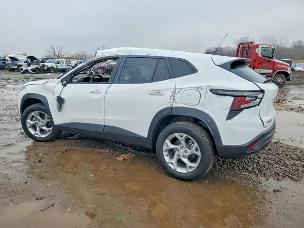 KL77LFEP0SC291662 2025 CHEVROLET TRAX - Image 2