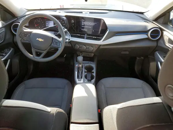 KL77LFEP0SC343193 2025 CHEVROLET TRAX - Image 8