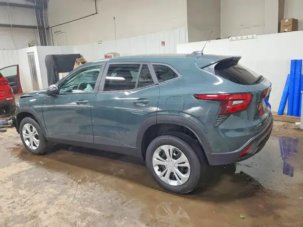 KL77LFEP0TC073299 2026 CHEVROLET TRAX - Image 2