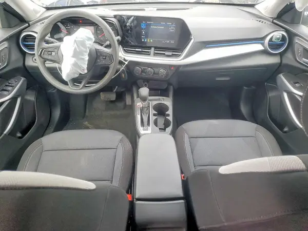 KL77LFEP0TC073299 2026 CHEVROLET TRAX - Image 8