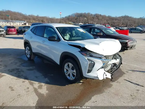 KL77LFEP1SC004863 2025 CHEVROLET TRAX - Image 1