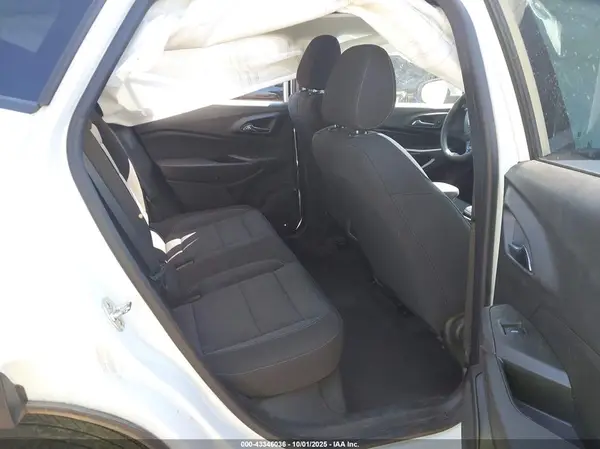 KL77LFEP1SC049124 2025 CHEVROLET TRAX - Image 8