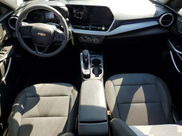 KL77LFEP1SC063153 2025 CHEVROLET TRAX - Image 8