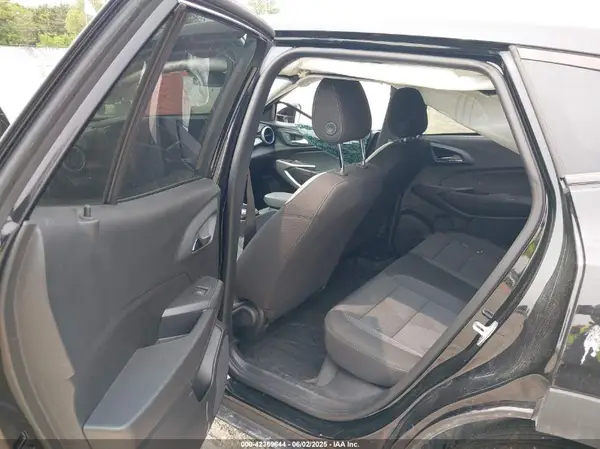 KL77LFEP1SC089851 2025 CHEVROLET TRAX - Image 8