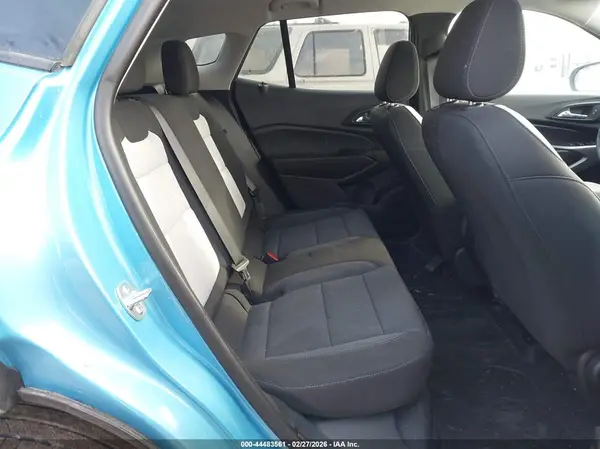 KL77LFEP1SC109242 2025 CHEVROLET TRAX - Image 8