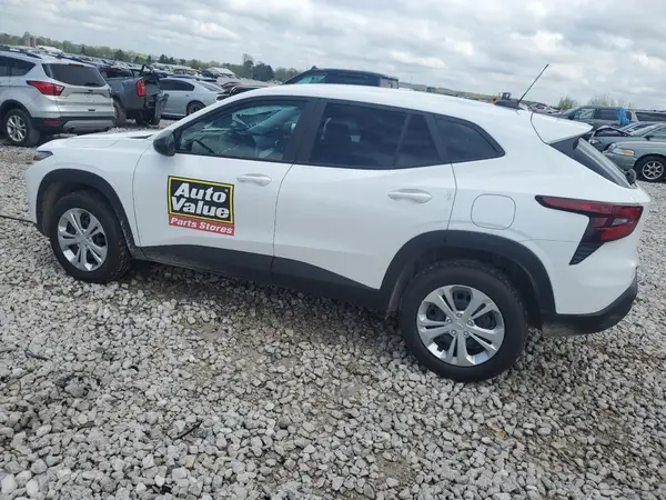 KL77LFEP1SC118085 2025 CHEVROLET TRAX - Image 2