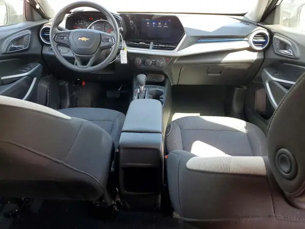 KL77LFEP1SC142726 2025 CHEVROLET TRAX - Image 8