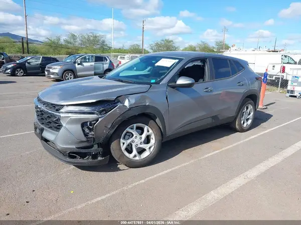 KL77LFEP1SC155119 2025 CHEVROLET TRAX - Image 2
