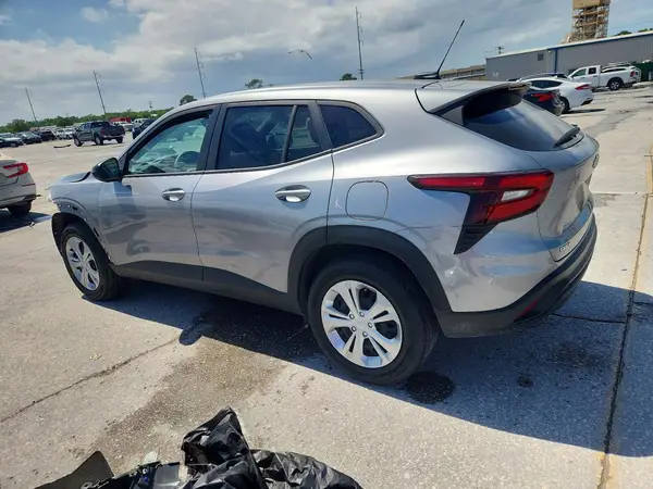 KL77LFEP1SC159297 2025 CHEVROLET TRAX - Image 2