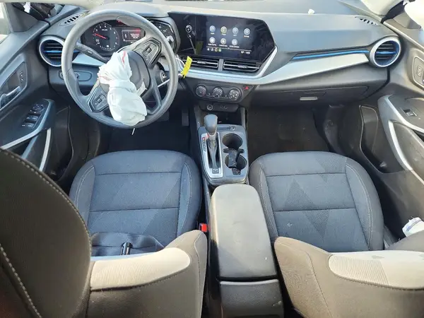 KL77LFEP1SC240560 2025 CHEVROLET TRAX - Image 8