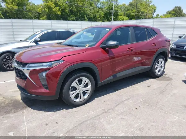 KL77LFEP1SC241756 2025 CHEVROLET TRAX - Image 2